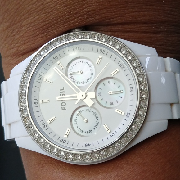 Fossil Accessories - Fossil boyfriend watch with fossil tin packaging